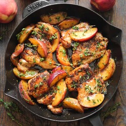 Chicken with Peaches - 30-Minute One-Pan Meal
