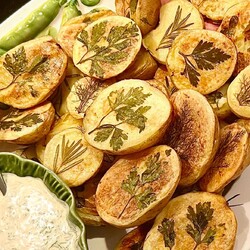 Красивая подача запеченной картошки