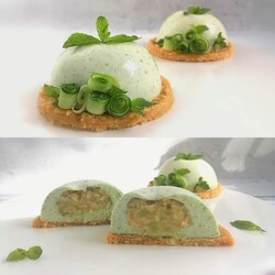 Мятно-огуречный мусс с лососем и авокадо