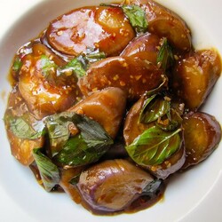Braised Eggplant With Garlic and Basil Recipe
