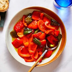 Quick and Easy Fried Peppers With Garlic Recipe - VEGAN