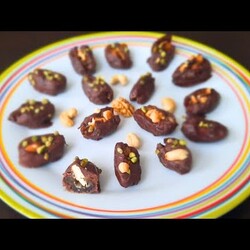 STUFFED & CHOCOLATE-COATED DATES