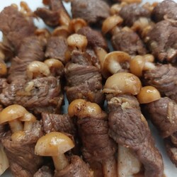 Тушеная говядина с грибами