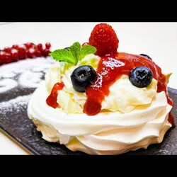 Minipavlova cu mascarpone