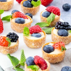 Mini Fruit Tart Canapés with Creme Patissiere