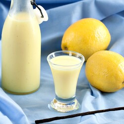 Home-made Crema di Limoncello