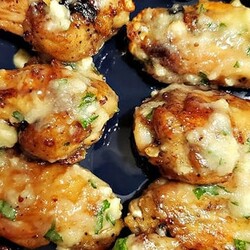 Air Fryer Garlic Parmesan Chicken Wings (Butter) - Daily Yum