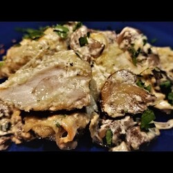 Курица с Грибами в Сметанном Соусе. Рецепт Димы Кулинахера. Chicken with Creamy Mushrooms. Eng Sub.