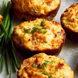 Low-Carb Quiche Biscuits with Bacon, Cheddar, and Chives