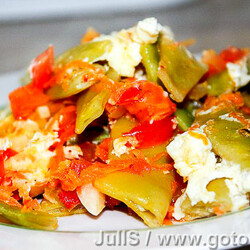 Фасоль стручковая пряная с яйцом. Рецепт с фото