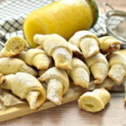 Песочные рогалики с вареньем