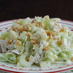 Салат с сельдереем и куриной грудкой | beecook.net