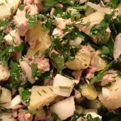 Картофельный салат с яйцами и тунцом. Рецепт