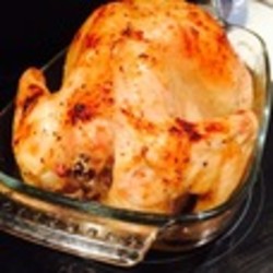 Запеченая курица с чесноком и луком