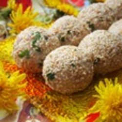 Салатные шарики с печенью трески