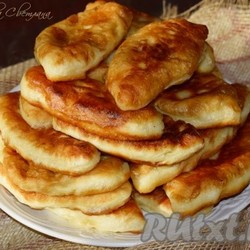 Жареные дрожжевые пирожки с картошкой - 13 пошаговых фото в рецепте