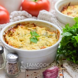 Запеканка с кабачками, фаршем и картофелем