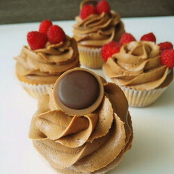 Шоколадный крем чиз на сливках для торта