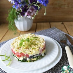 Слоёный салат из баклажанов и копчёного сыра