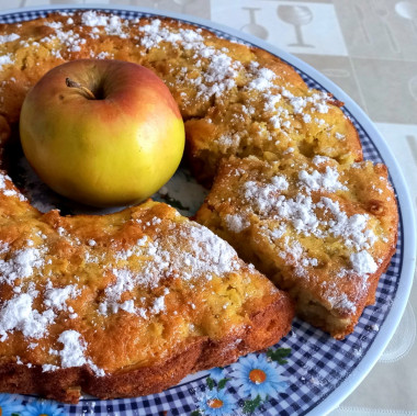 Шаг за шагом: как приготовить шарлотку с яблоками в духовке на кефире легко и быстро