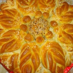 Красивый праздничный хлеб