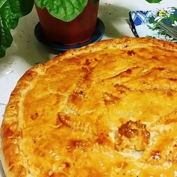 Слоеный пирог с рисом и тунцом