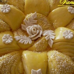 Пышный деревенский хлеб с маслом