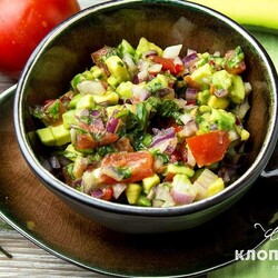 Сальса з авокадо: рецепт простої закуски від Євгена Клопотенка