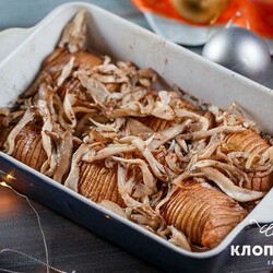 Картопля з грибами в духовці: покроковий рецепт від Євгена Клопотенка