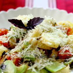 Паста з кабачком і помідорами