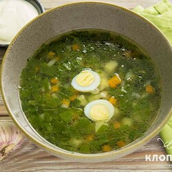 Зелений борщ зі шпинатом: простий рецепт супу від Євгена Клопотенка