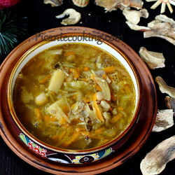 Пісний капусняк з квасолею