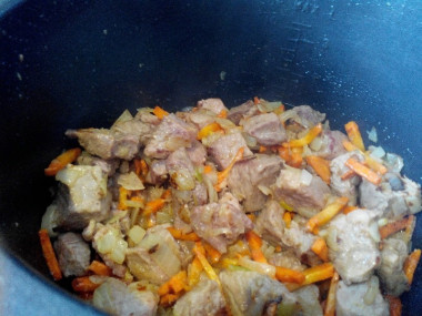 Приготовление гуляша из говядины с подливкой рецепт с фото пошагово