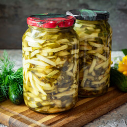 Салат из огурцов по-корейски на зиму — рецепт с фото