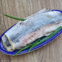 Готовим за неделю до праздника: рулетики из сельди, которые только набирают вкус в морозилке