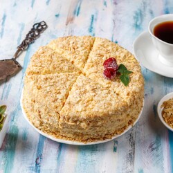 Домашний торт без усилий: 20-минутный Наполеон выглядит так, будто над ним трудился кондитер