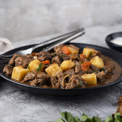 Гуляш готовлю особым способом: мясо получается нежным и мягким — подливка и вовсе кулинарный шедевр с насыщенным вкусом