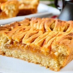 Постный пирог с вареньем за 40 минут: бюджетно, вкусно и быстро.