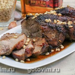 Мясо с коньяком и кедровыми орешками. Рецепт с фото