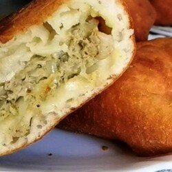 Воздушные беляши готовлю чаще всего: мой любимый скоростной рецепт теста. Сочная и ароматная начинка