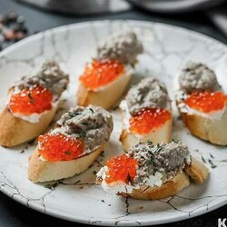 Закуска с грибным паштетом и икрой - рецепт приготовления с фото и видео