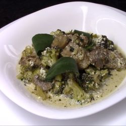 Теплый салат с брокколи - рецепт приготовления с фото и видео