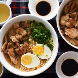 Рамен с курицей и грибами