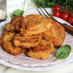 Рыба в луково-сметанном кляре — ваши гости будут в восторге!