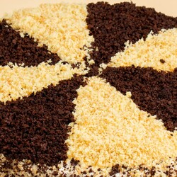 Советский торт «День и ночь» со сметанным кремом: рецепт