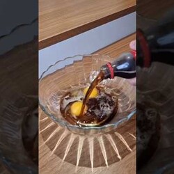 КЕКС СО ВКУСОМ КОКА КОЛЫ. Просто сделайте тесто из  колы. Детям очень нравится. И взрослым тоже.