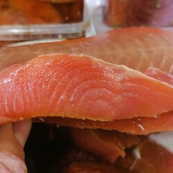 Малосольная красная рыба (кета, горбуша) кусочками в масле на длительное хранение. "Семужка"