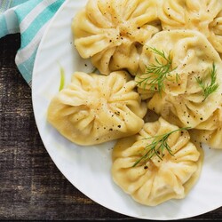 Как приготовить вкусные хинкали: лучшие рецепты теста и начинки - Лайфхакер