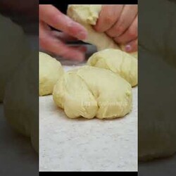 Жалею, что не готовила раньше! Тесто пух и очень вкусное, нежное. Не булочки, а рогалики с повидлом