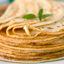 Вливаю это в тесто перед мукой: блины получаются кружевные и вкусные -даже тоньше листа бумаги